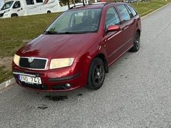 Röd Begagnad 2006 Skoda Fabia Kombi | 24 000 kr (Marknadspris)