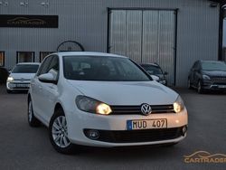 Vit Begagnad 2013 VW Golf VII Halvkombi | 84 900 kr (Marknadspris)