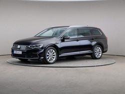 Svart (deep black pearl (pearl)) Begagnad 2021 VW Passat GTE Kombi | 229 000 kr (Bra pris)
