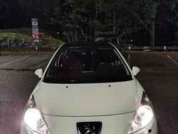 Begagnad 2012 Peugeot 207 Halvkombi | 42 200 kr (Marknadspris)