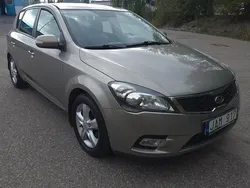 Silver (silvermetalic ) Begagnad 2011 Kia Ceed Halvkombi | 39 900 kr (Bra pris)