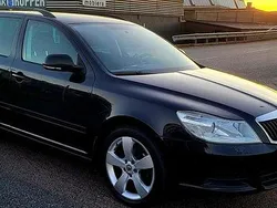 Svart Begagnad 2011 Skoda Octavia Ambiente Kombi | 59 900 kr (Marknadspris)