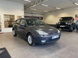 Grå Begagnad 2004 Ford Focus Ghia Halvkombi | 19 900 kr (Marknadspris)