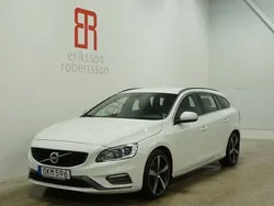 Vit Begagnad 2017 Volvo V60 R-Design Kombi | 229 900 kr (Dyr)