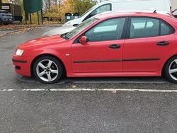 Röd Begagnad 2004 Saab 9-3 Vector Sedan | 18 000 kr