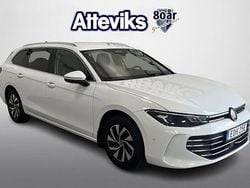 Vit Begagnad 2024 VW Passat Business Kombi | 338 900 kr (Lite dyr)