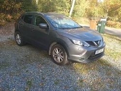 Grå Begagnad 2015 Nissan Qashqai SUV | 130 000 kr (Marknadspris)