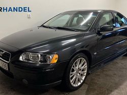 Svart Begagnad 2005 Volvo S60 Momentum Sedan | 32 900 kr (Marknadspris)
