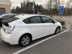 Vit Begagnad 2010 Toyota Prius Halvkombi | 90 000 kr (Marknadspris)