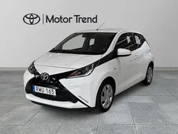 Vit Begagnad 2018 Toyota Aygo X-play Halvkombi | 89 000 kr (Marknadspris)
