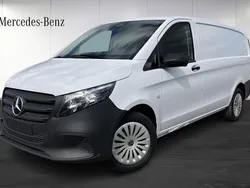 Vit Ny 2025 Mercedes Vito Minibuss | 599 963 kr (Dyr)