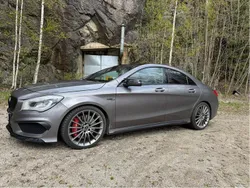 Grå Begagnad 2016 Mercedes CLA45 AMG AMG Sportkupé | 189 000 kr (Marknadspris)