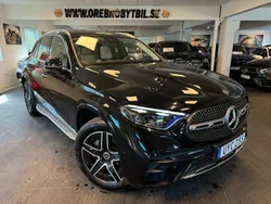 Svart Begagnad 2023 Mercedes GLC300e AMG SUV | 724 500 kr (Marknadspris)