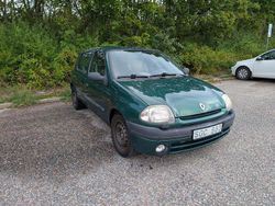 Grön Begagnad 2001 Renault Clio II Halvkombi | 13 000 kr (Bra pris)
