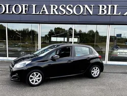 Svart Begagnad 2017 Peugeot 208 Halvkombi | 89 500 kr (Marknadspris)