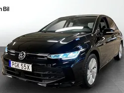 Svart Begagnad 2024 VW Golf VIII Edition Halvkombi | 304 900 kr (Marknadspris)