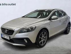 Silver Begagnad 2015 Volvo V40 CC Ocean Race Kombi | 144 800 kr (Marknadspris)