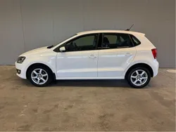 Vit Begagnad 2014 VW Polo Halvkombi | 99 900 kr (Marknadspris)