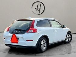 Vit Begagnad 2010 Volvo C30 Kinetic Halvkombi | 85 000 kr