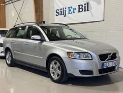 Ljusgrå (grå) Begagnad 2008 Volvo V50 Kombi | 39 800 kr (Marknadspris)