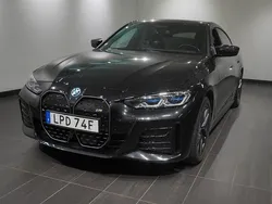 Svart Begagnad 2023 BMW i4 Comfort Edition Sedan | 579 800 kr (Marknadspris)