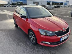 Röd Begagnad 2017 Skoda Fabia Style Halvkombi | 105 000 kr (Marknadspris)