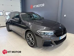 Grå Begagnad 2022 BMW 530e M Sport Kombi | 438 900 kr (Marknadspris)