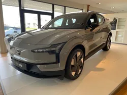 Grå Ny 2024 Volvo EX30 Plus SUV | 479 900 kr (Marknadspris)