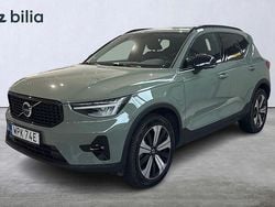 Grön Begagnad 2022 Volvo XC40 Plus SUV | 379 000 kr (Marknadspris)