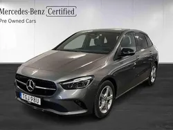 Mörkgrå Begagnad 2023 Mercedes B250e Minibuss | 349 900 kr (Marknadspris)