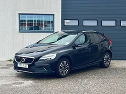 Svart Begagnad 2018 Volvo V40 CC Momentum Kombi | 179 900 kr (Marknadspris)
