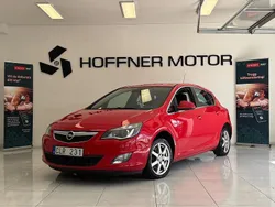 Röd Begagnad 2011 Opel Astra Enjoy Halvkombi | 39 000 kr (Marknadspris)