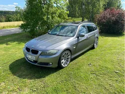 Grå Begagnad 2009 BMW 320 Kombi | 56 000 kr (Marknadspris)