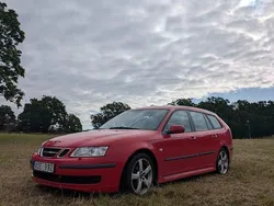 Röd Begagnad 2007 Saab 9-3 Vector Kombi | 21 000 kr (Marknadspris)