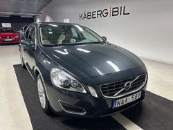Grå Begagnad 2012 Volvo V60 Summum Kombi | 104 900 kr (Marknadspris)