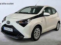 Vit Begagnad 2020 Toyota Aygo X-play Halvkombi | 109 000 kr (Marknadspris)