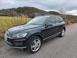 Svart Begagnad 2017 VW Touareg R-line SUV | 179 900 kr (Lite dyr)