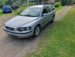 Grå Begagnad 2004 Volvo V70 Business Edition Kombi | 23 000 kr (Marknadspris)