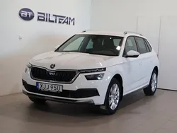 Vit Begagnad 2023 Skoda Kamiq Adventure SUV | 257 900 kr (Marknadspris)