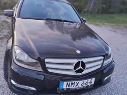 Svart Begagnad 2013 Mercedes C220 Sedan | 115 000 kr (Marknadspris)