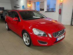 Röd Begagnad 2011 Volvo V60 Momentum Kombi | 74 900 kr (Marknadspris)