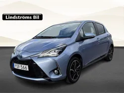 Ljusblå Begagnad 2017 Toyota Yaris Hybrid Comfort Halvkombi | 149 000 kr (Bra pris)