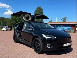 Svart Begagnad 2018 Tesla Model X SUV | 320 000 kr (Marknadspris)