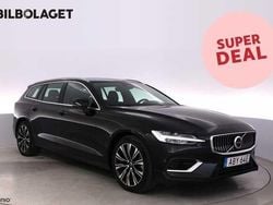 Svart Begagnad 2023 Volvo V60 Core Kombi | 389 500 kr (Marknadspris)