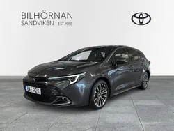 Mörkgrå Begagnad 2024 Toyota Corolla Style Kombi | 314 900 kr (Marknadspris)