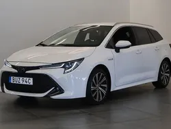 Vit Begagnad 2021 Toyota Corolla Style Kombi | 239 700 kr (Marknadspris)