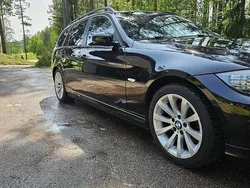 Svart Begagnad 2010 BMW 320 Comfort Edition Kombi | 69 000 kr (Marknadspris)