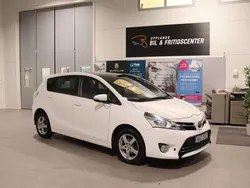 Vit Begagnad 2015 Toyota Verso Edition Minibuss | 109 900 kr (Bra pris)