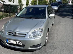 Silver Begagnad 2005 Toyota Corolla Halvkombi | 44 000 kr (Marknadspris)