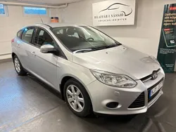 Grå Begagnad 2012 Ford Focus Trend Halvkombi | 61 900 kr (Marknadspris)